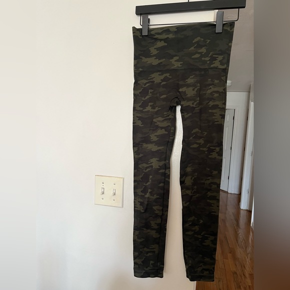 Spanx camo leggings - Picture 2 of 3